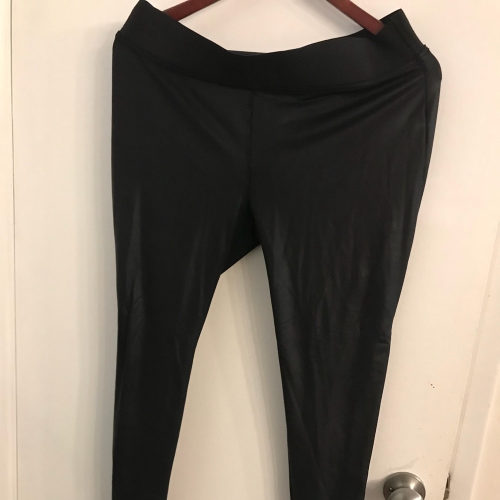 Vera Wang faux leather leggings